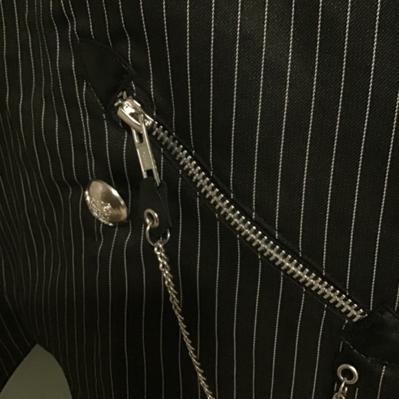 Men’s White Pinstripe Vest. Mob. - Picture 3 of 4